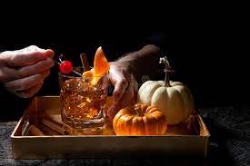 Fall Getranke In Der Bar Altmodisches Whisky Cocktail Stockbild Bild Von Altmodisches Cocktail 126370645