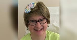 Lisa Maus's Instagram, Twitter & Facebook