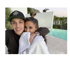 Meski tak berkecimpung di dunia hiburan, dalton gomez dan ariana grande memiliki teman selebriti yang sama. Pin On Ari Dalton