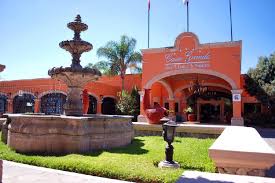 Singular y elegante, hotel yit casa grande conjuga la belleza de sus instalaciones y la exquisita el estilo modernista del hotel yit casa grande le otorga un aura de elegancia que combina con la. Hotel Casa Grande Lagos Home Facebook