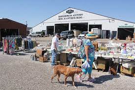 31 reviews of shipshewana auction & flea market only open on tuesdays and wednesdays, this large large flea market has a variety of old and new. Shipshewana Flea Market Open May Through September Pet Friendly Picture Of Shipshewana Auction Flea Market Tripadvisor