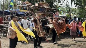 Check spelling or type a new query. Upacara Tiwah Upacara Adat Khas Suku Dayak Sahabat Lokal