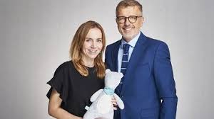 Check spelling or type a new query. Zaczelo Sie Od Kwiatow I Gornictwa Dzis Kieruje Finansowym Imperium Przejmuje Firmy I Na Nich Zarabia