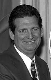 Lonnie Hammargren's Instagram, Twitter & Facebook