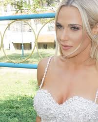 What is your favorite #lipstick color & why ???? #makeup by me …