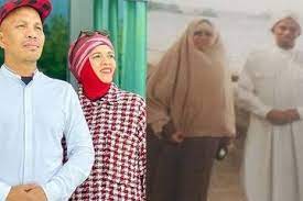 Atta halilintar memberikan informasi soal channel youtube gen halilintar yang kena hack. Keluarga Atta Halilintar Buka Suara Dituding Penipu Kuasa Hukum Ummi Afif Itu Makhluk Gaib