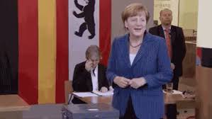Almanya başbakanı angela merkel, ülkedeki corona virüs krizinin başa çıkılmaz bir hal alacağını ifade ederken almanya'da yaşayan insanların yüzde 60 ila 70'ine virüs bulaşacak şeklinde konuştu. Angela Merkel Gifs Tenor