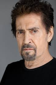 Fernando Fausto's Instagram, Twitter & Facebook