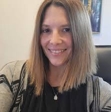 🐱60% of stray animals don't survive the winter sadly.🐱🙏Support our Happy  Tails Project by ordering this top.🐶We use 50% of the proceeds to buy warm  clothes and shelters for stray animals to