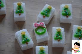 Le zollette di zucchero sono davvero facili da preparare in casa. Zollette Di Zucchero Decorate A Tema Natalizio Zollette Di Zucchero Temi Natalizi Zucchero