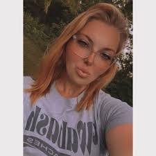 Courtney Floyd's Instagram, Twitter & Facebook