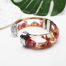 The bracelet is perfect for those who love attention and unusual things item type: Fashion Epoxy Resin Dried Flower Bracelet Open Rose Petal Bottom Flower Red Resin Bangle For Women Buy Dried Flower Resin Wood Bracelet Dried Flower Resin Wood Bangle Bracelet Product On Alibaba Com