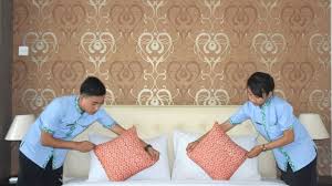 With the floor supervisor position available, jonah decides to throw his hat in the ring, much to dina's chagrin. Tugas Dan Tanggung Jawab Room Attendant Dalam Pelayanan Beserta Cara Membersihkan Kamar Tamu Ilmuperhotelan Apa Yang Kamu Cari Ada Di Sin I