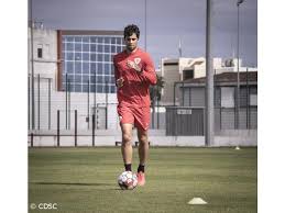 Он играет на позиции центр. Fabio Cardoso Diz Que Vitoria Sobre O Benfica E Historia Para Contar Aos Netos Acoriano Oriental
