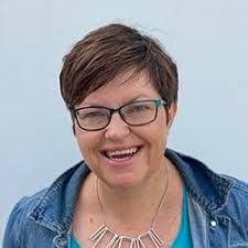 Donna Moritz's Instagram, Twitter & Facebook