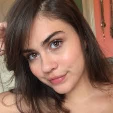 Lily Rowe's Instagram, Twitter & Facebook