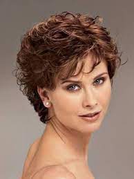 Women over 50 strive for respectable yet modern hairstyles. Pin On Chelo Os
