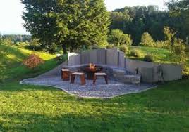 Unsere Grillschale Lasst Sich Gut Zeigen Und Passt Gut In Einen Grilltisch Terrace Garden Garden Design Sloped Backyard
