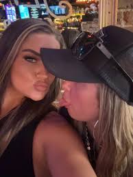 What a time we had!! “I'm just a biker chick” 🫣 Family.. some old and  new!! I love you guys ❤️🫠🩸😘💋🫶🏼 #tampa #nashville #myheartwassofull  #21sleeps #justthebeginning #blessed #loved #happy @jordanallenamusic  @g_kapetanis @chasengreen2010 @