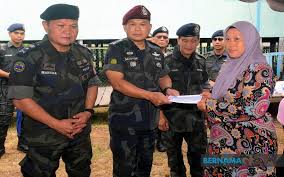 Bertindak dengan kejadian, sepasukan polis dari jabatan siasatan jenayah komersial (jsjk) ibu pejabat polis kontinjen (ipk) sabah berjaya mengesan suspek berumur 26 tahun yang bekerja sebagai. Bernama Bot Karam Jasa Anggota Pga Bantu Mangsa Jadi Contoh Pdrm