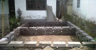 Beton pun dapat diproduksi secara cepat atau dengan menggunakan cara manual. Cara Membuat Kolam Terpal Batako