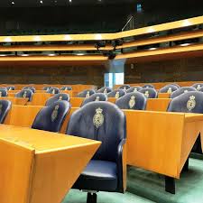 Bekijk alle kamerleden schermvullend, lees hun tweets, luister naar een soundbite of stuur ze een email of tweet. Tweede Kamerfractie Groenlinks