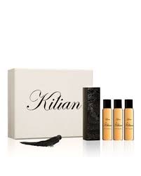 Апельсиновий цвіт, жасмин, жимолость, троянда і ірис; Kilian Love Don T Be Shy Travel Spray With Its 4 X 25 Oz Refills Fragrance Spray Travel Spray Kilian