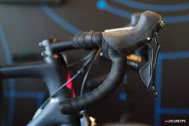 Adjust the position of your brake handles so that your hands and wrist are comfortable with your fingers resting easily on the handle while you ride. How To Set Up Road Bike Drop Handlebars Tips And Guidelines Cyclingtips