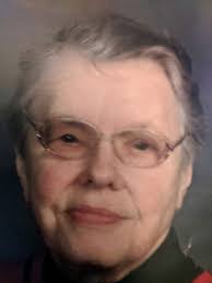 Elizabeth Kummer's Instagram, Twitter & Facebook