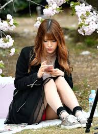 お花見パンチラ画像が凄すぎる : キングジョー2