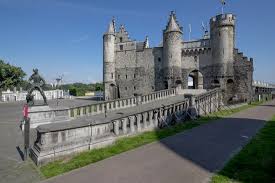 Het gebouw wordt vanaf 2018 verbouwd tot toeristisch onthaalcentrum voor de stad antwerpen. Het Steen Oudste Gebouw Van Antwerpen Antwerpen Nu