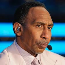 Unmarried, facially challenged, 57 yr old baby daddy #StephenASmith  unfortunately has opinions regarding #SerenaWilliams' appearance during  #KendrickLamar's #SuperBowl #Halftime performance. The elder sports  commentator stated that if he were married ...