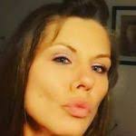 Leanna Barry's Instagram, Twitter & Facebook