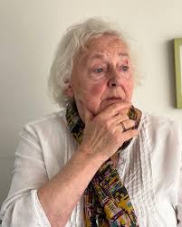 Time with Wendy (80+), my beautiful long-time friend and supporter in my  work💕 in conversation and with gestures. #iam #sheis #matriarch  #matriarchy #empowered #simplybeing #wendy #wisdom #wise #nomessing  #alwayscurious #curious #longtimefriend ...