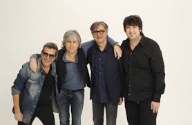 Gaetano curreri, cantante e leader degli stadio, è ricoverato in terapia intensiva all'ospedale di ascoli dopo avere accusato un malore sul il leader degli stadio, 69 anni, si trovava ieri sera sul palco di. Stadio Chi Sono Storia E Curiosita Sulla Mitica Band