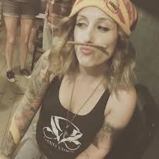 Heather Schnurr's Instagram, Twitter & Facebook