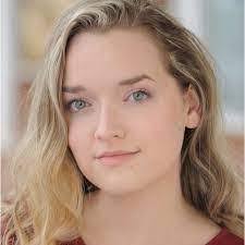 Alexandria Bagwell's Instagram, Twitter & Facebook