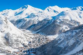 300 km of slopes, an exceptional snow cover, amazing scenery. A Local S Guide To Val D Isere Fall Line Skiing