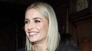 Auf instagram postete sie ein bild mit der großen babykugel. Leute Cloppenburg Lena Gercke Verkundet Schwangerschaft Mit Foto Auf Instagram Gesellschaft Sz De