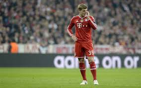 Alaba leaned on one of his old bayern munich teammates, toni kroos, to help guide his decision: Manchester United Target Toni Kroos Asks Bayern Munich To Let Him Join La Liga Giants Caughtoffside