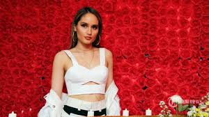 A continuación tiene disponible 17 resultados para elegir, le recomendamos descargar la primera opción que generalmente suele ser la canción oficial. Akui Selalu Hidup Hemat Cinta Laura Ungkap Alasan Tak Suka Beli Barang Mewah Aku Merasa Jahat Tribunnews Com Mobile