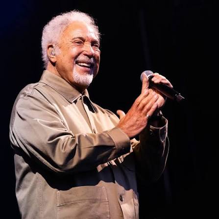 Tom Jones (@SirTomJones) • Facebook