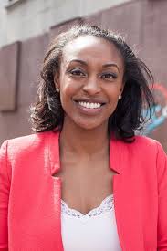 Street Style Hair: Straight To The Point