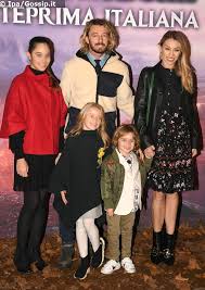 Eleonora abbagnato, dopo 28 anni all'opéra di parigi lascia il suo ruolo nel celebre teatro parigino per dedicarsi ad altri progetti e stare vicino alla mamma malata di leucemia, al marito e i figli. Eleonora Abbagnato E Federico Balzaretti Alla Premiere Di Frozen Con I Figli Foto Gossip It