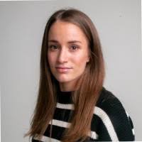 Kirsten Walter's Instagram, Twitter & Facebook