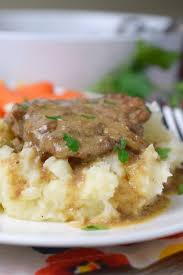 Dredge each steak in this mixture on both sides, transfer to another plate. Crockpot Cubed Steaks Who Needs A Cape
