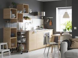 Cuisine Ikea Les Plus Beaux Modeles Du Geant Suedois Elle Decoration En 2021 Cuisine Ikea Meuble Haut Ikea Cuisine Blanche Et Bois