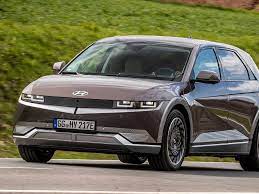 The ioniq 5 (stylized as ioniq 5) is an electric compact crossover suv produced by hyundai. Sgfxfc Si8k2dm