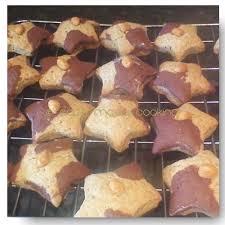 Roll about three fifths of the chilled pastry into a rectangle 16 by 7 inches, and 1/8 inche thick. Soet Koekies Essies Biscuits Cape Malay Cooking Other Delights Salwaa Smith