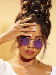 How much of h.e.r.'s work have you seen? Grammy Winning Singer H E R Has Bright Days Ahead Singer Cute Sunglasses Glasses Fashion